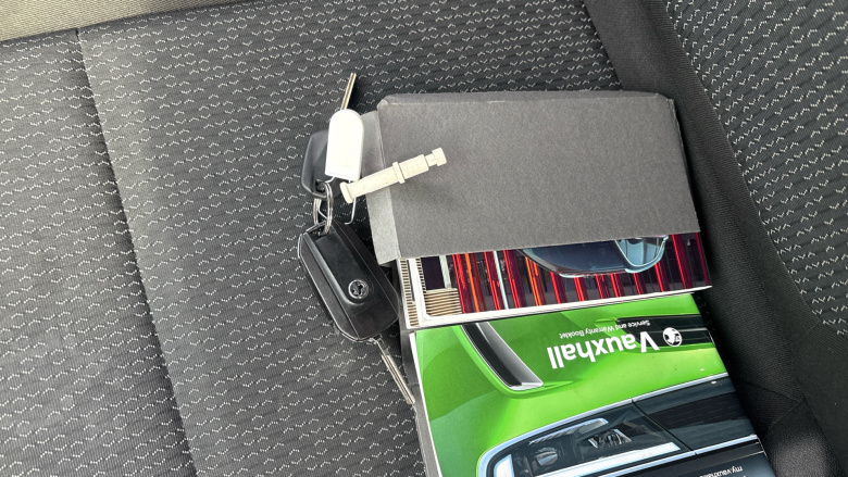 Vauxhall Crossland 1.2 Design 5dr Petrol Hatchback